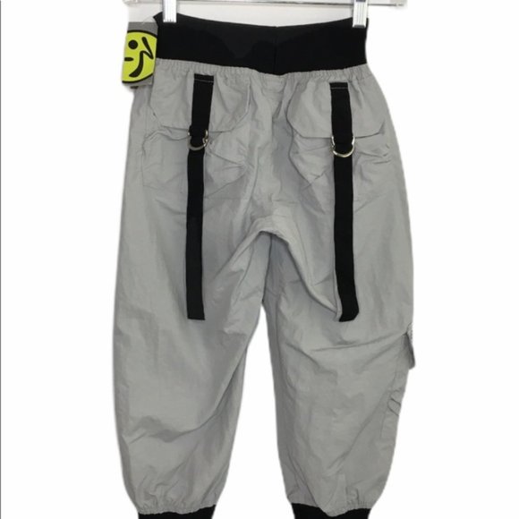🔴10/$25 Zumba Wear Ultimate Orbit Capri NWT - Picture 5 of 6